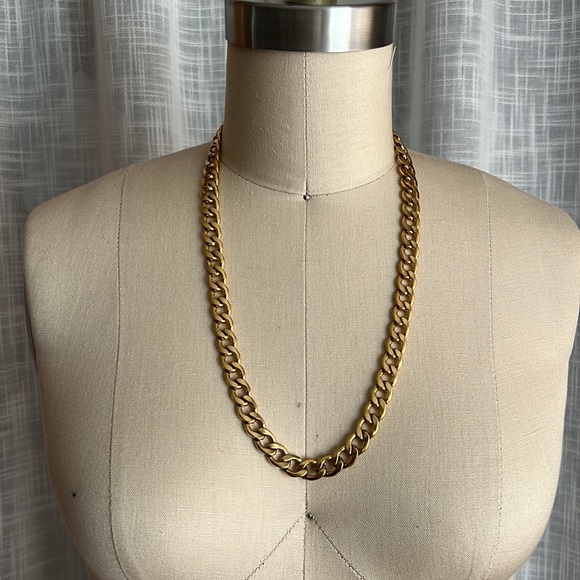 Faux Gold Chain Necklace - Picture 2 of 7